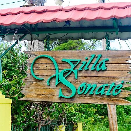 Villa Sonate ランアウェイ・ベイ エクステリア 写真